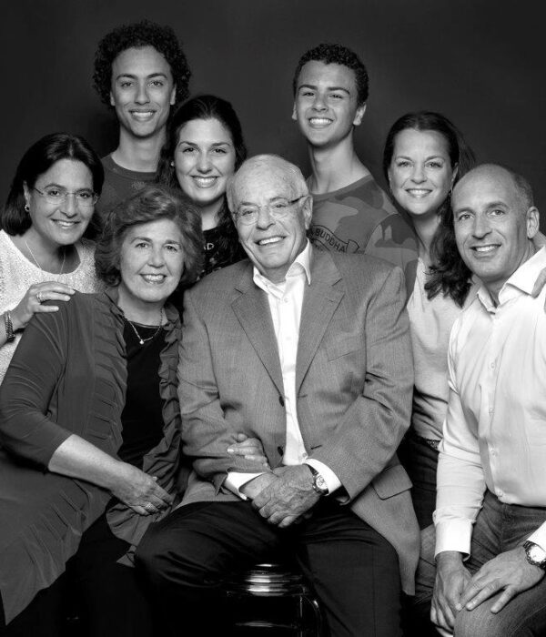 Donald Speelman wasn't a kinder, but Truus helped his mother, Eva Speelman-Kat, escape from the Netherlands to Switzerland with her young Donald during World War II. Decades later, Donald and his wife, Marianne Elisabeth Speelman-Plotske, were MARRIED by Truus! You can learn a bit more about the film about their escape, Eva's Bag, and see photos of Truus presiding over the marriage at https://megwaiteclayton.com/books/the-last-train-to-london/bookgroups/further-reading/